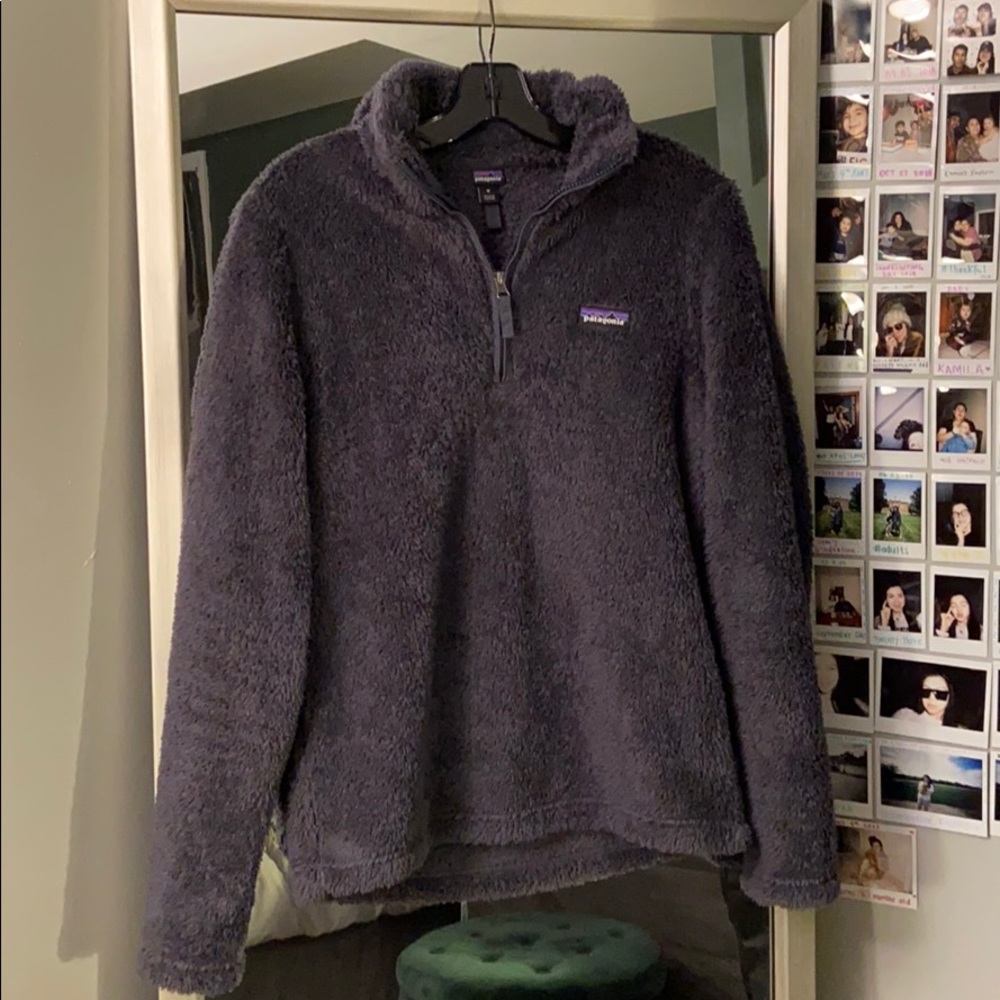 navy blue Patagonia quarter zip Sherpa